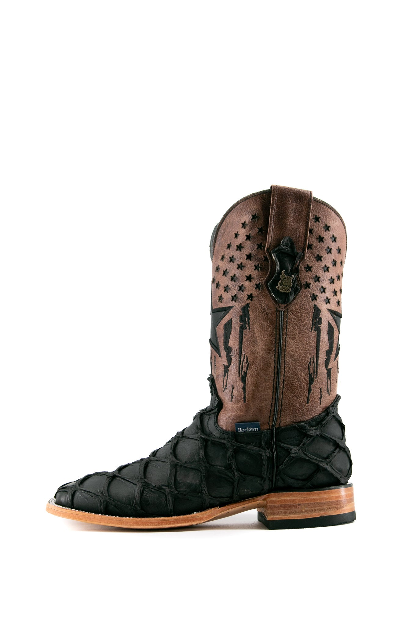 Side view of the black Clone Fish Pirarucu Matte cowboy boots featuring a square toe, a vamp with a black pirarucu print, a shaft with star perforations embroidered in brown, and a rubber heel.