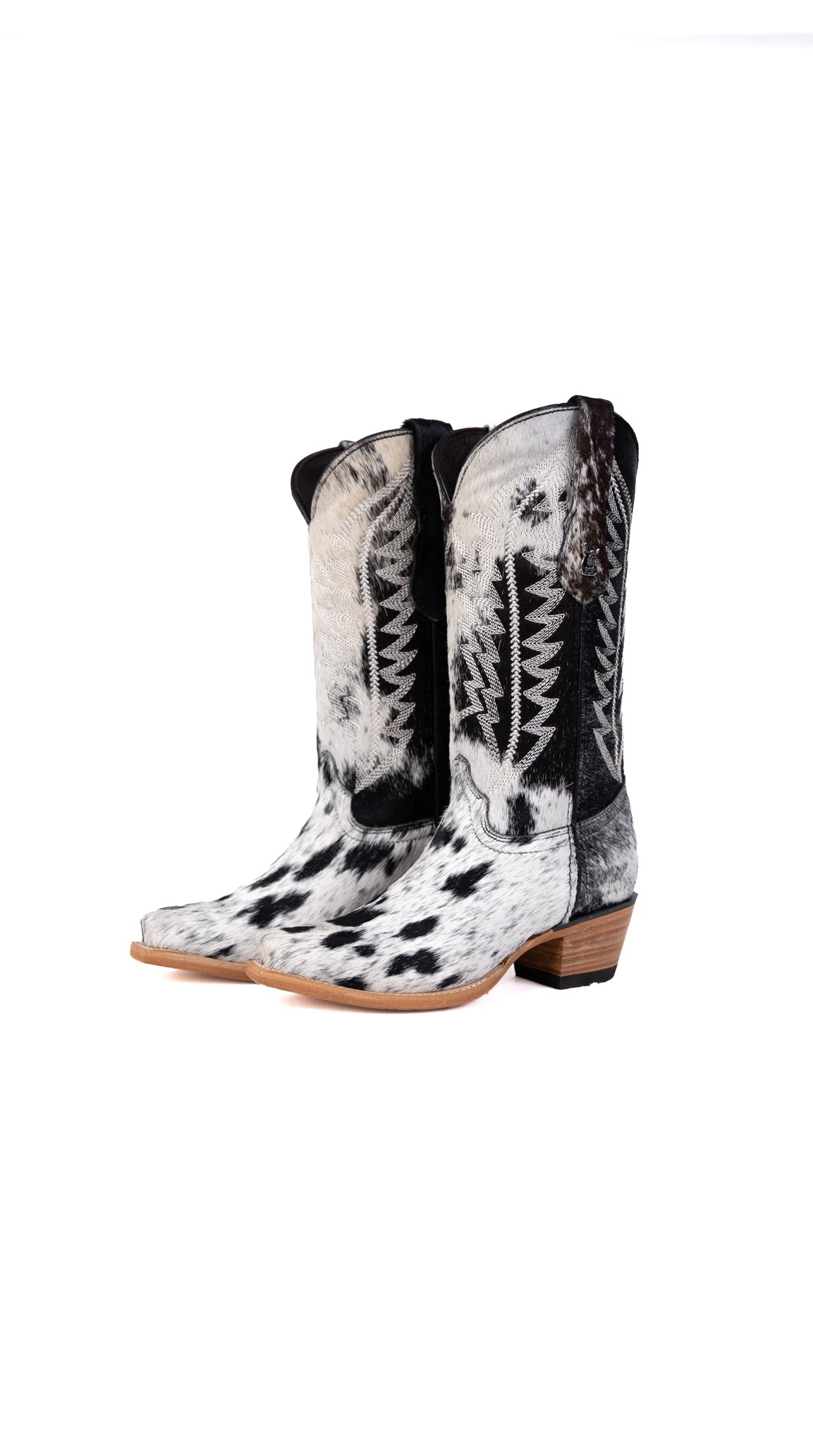 Carmina Cowhide Snip Toe Cowgirl Boot Size 6 Box EU24