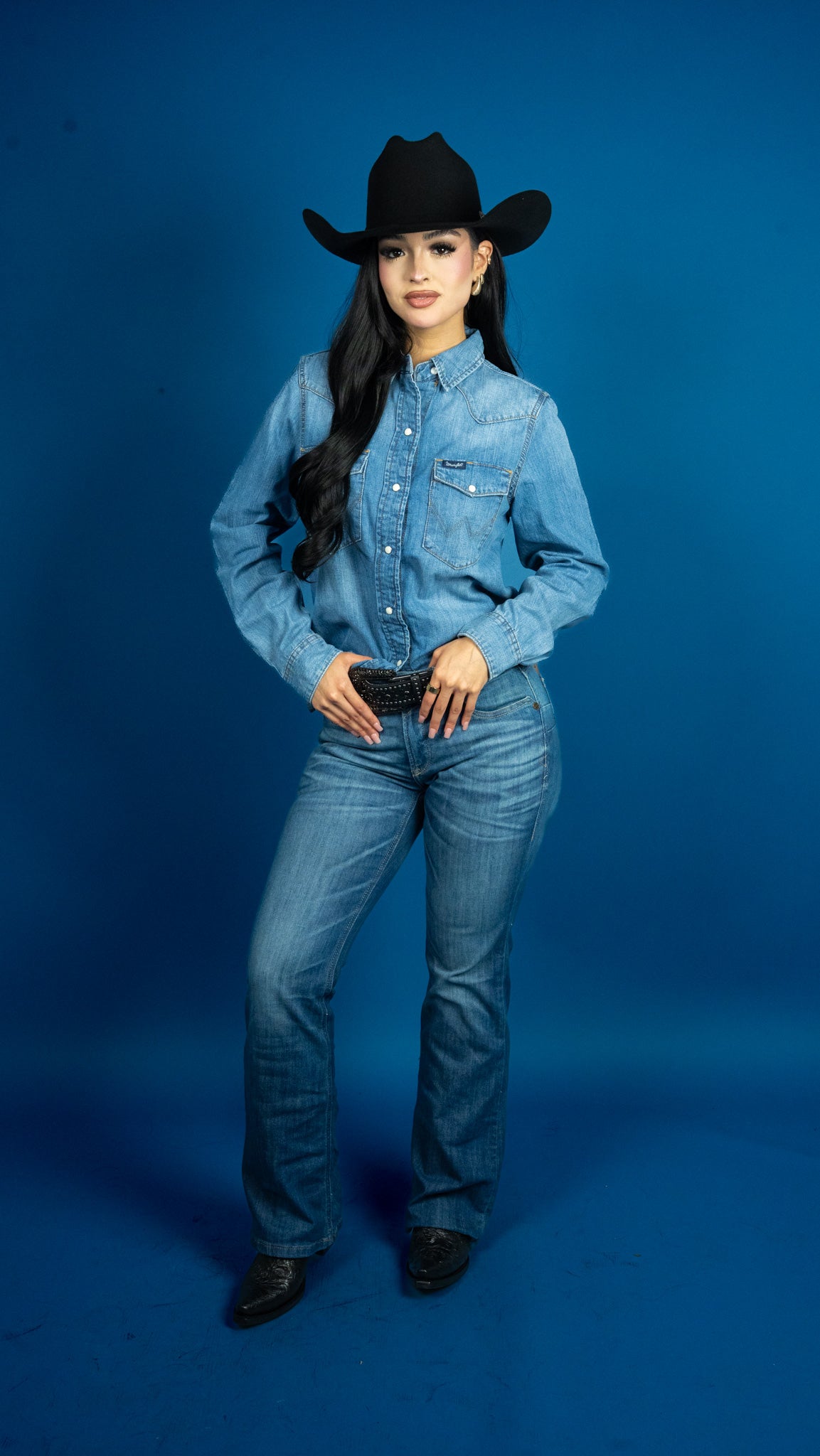 Wrangler Women Vintage-Fit Denim Western Pearl Snap Shirt