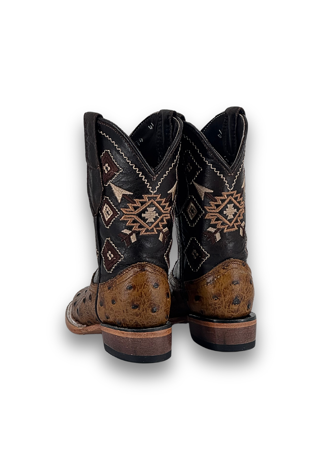 Daryl_Nobuck_Round_Toe_Cowboy_Boot-6_943edd11-c0a2-4b21-af3a-b832ed142283.png