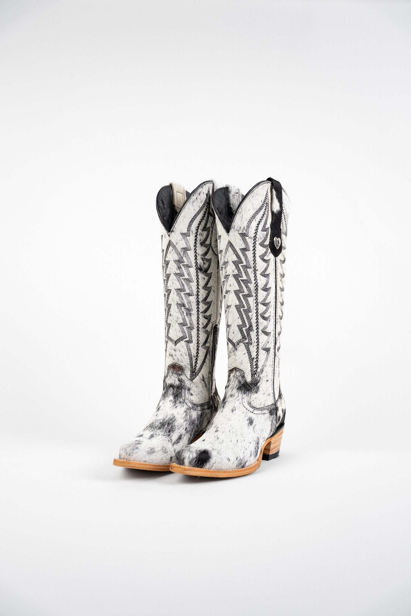 Carmina Tall Cowhide Snip Toe Cowgirl Boot Size 6.5 Box CU4