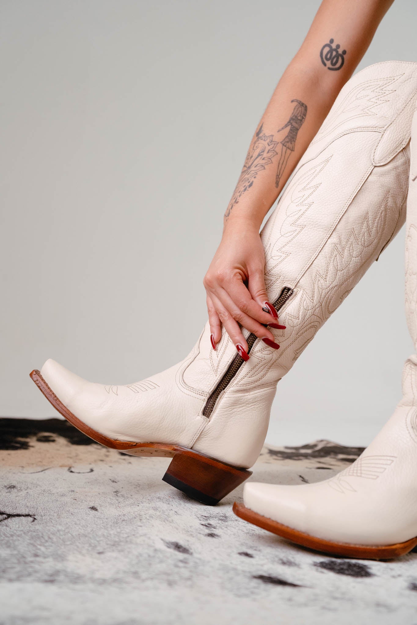 White frye outlet boots