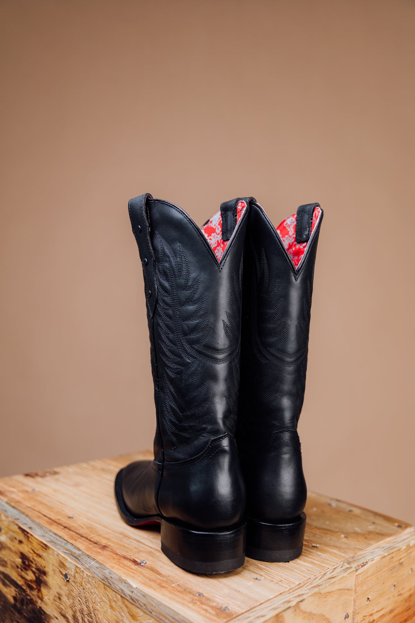 Red Bottom Boots – Rock'Em