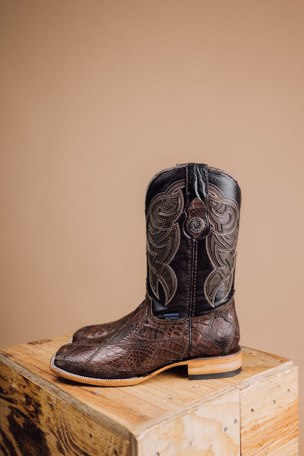 Crocodile square best sale toe cowboy boots